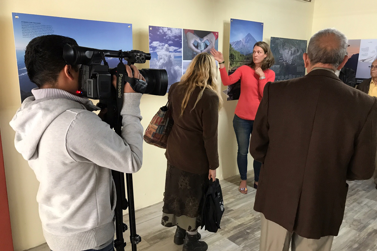 Stephanie giving a short introduction to the exhibit and Guatemalan volcanoes and the potential hazards they pose.